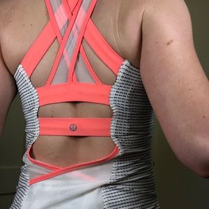 NWOT rare lululemon strappy high impact tank sz4